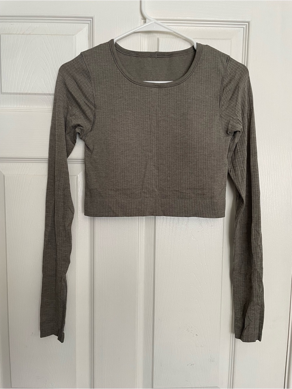 lululemon Women’s size 6 Ebb to Street Long Sleeve Shirt Olive Green